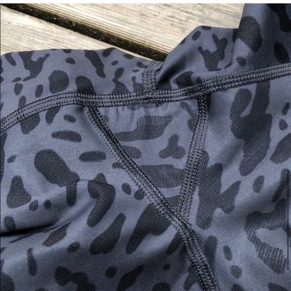 EUC- LULULEMON “Just Breathe Crop” - Animal Swirl: Deep Coal Light/Black - Picture 7 of 7